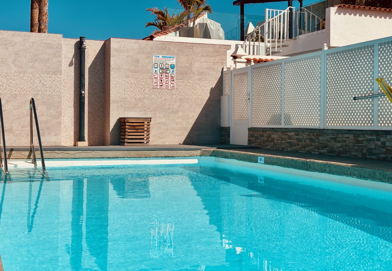 Casa adosada en San Bartolomé de Tirajana - Tropical Horizon Escape in Maspalomas