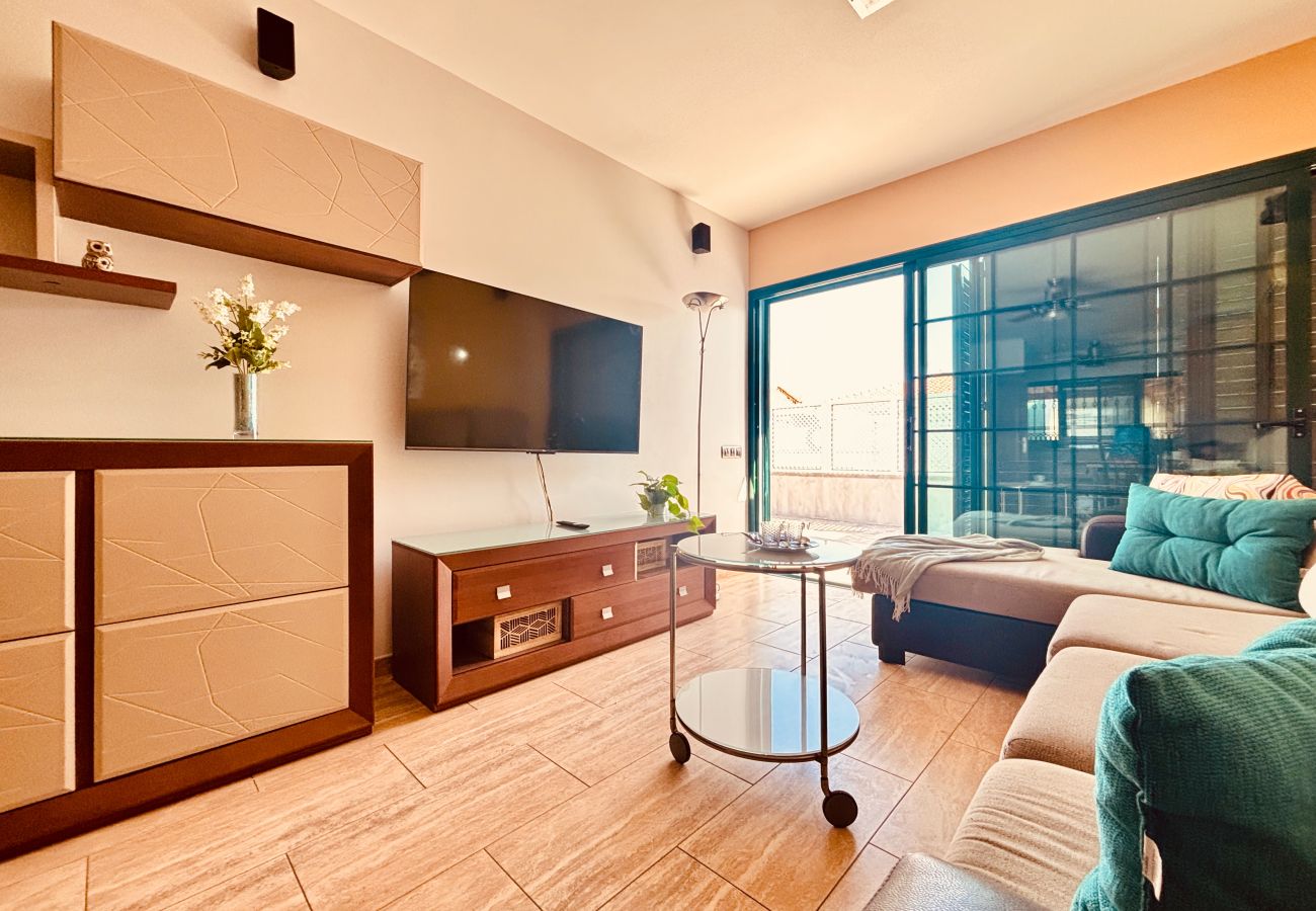 Casa adosada en San Bartolomé de Tirajana - Tropical Horizon Escape in Maspalomas