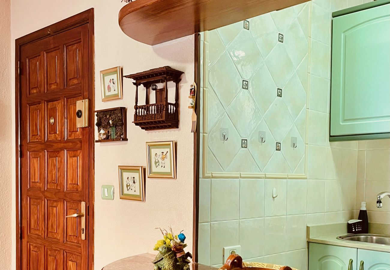 Ferienwohnung in Mogán - Fresh Flat with Terrace in Puerto Rico