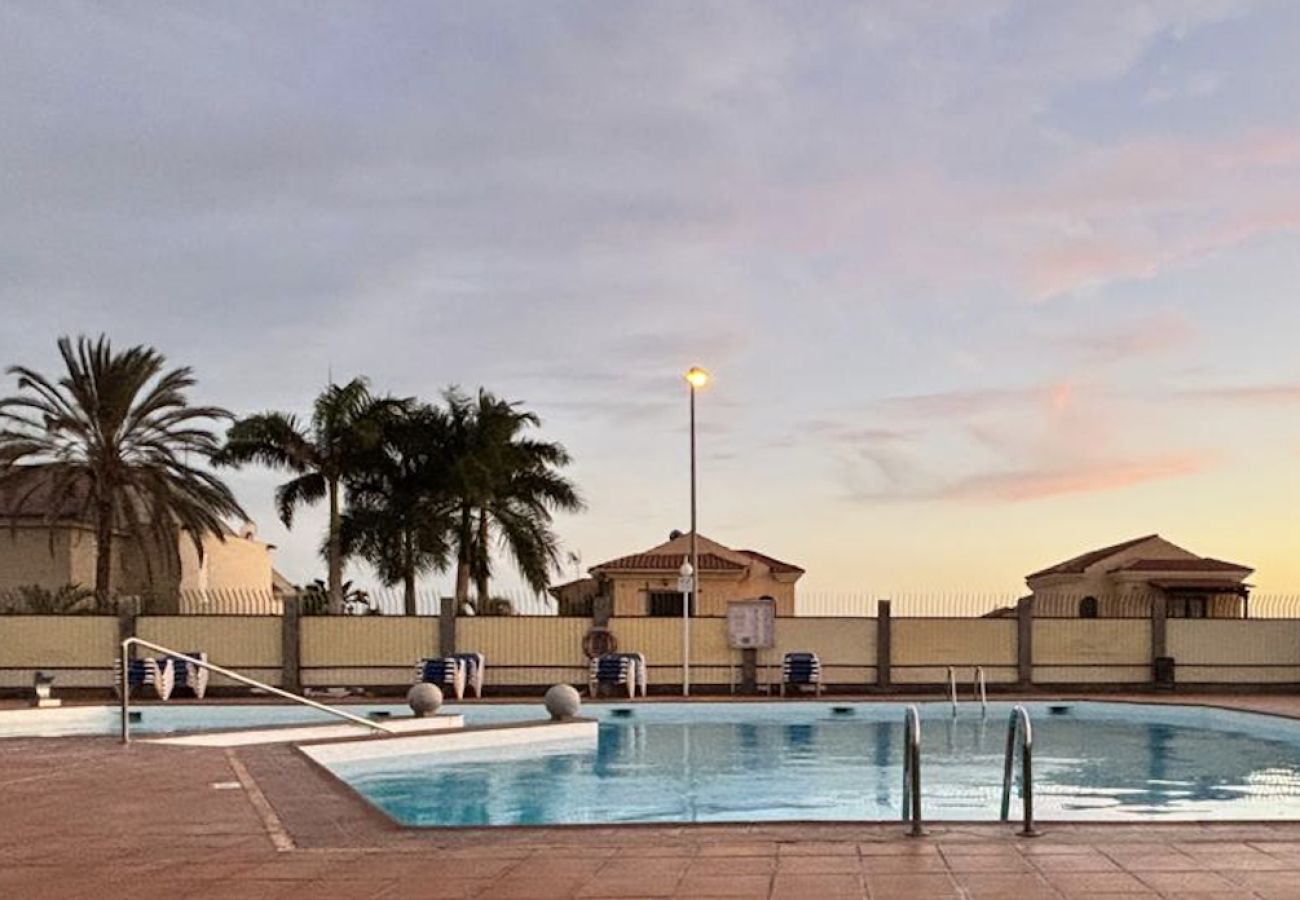 Bungalow in San Bartolomé de Tirajana - Click&Guest - Pool View Terrace in Maspalomas