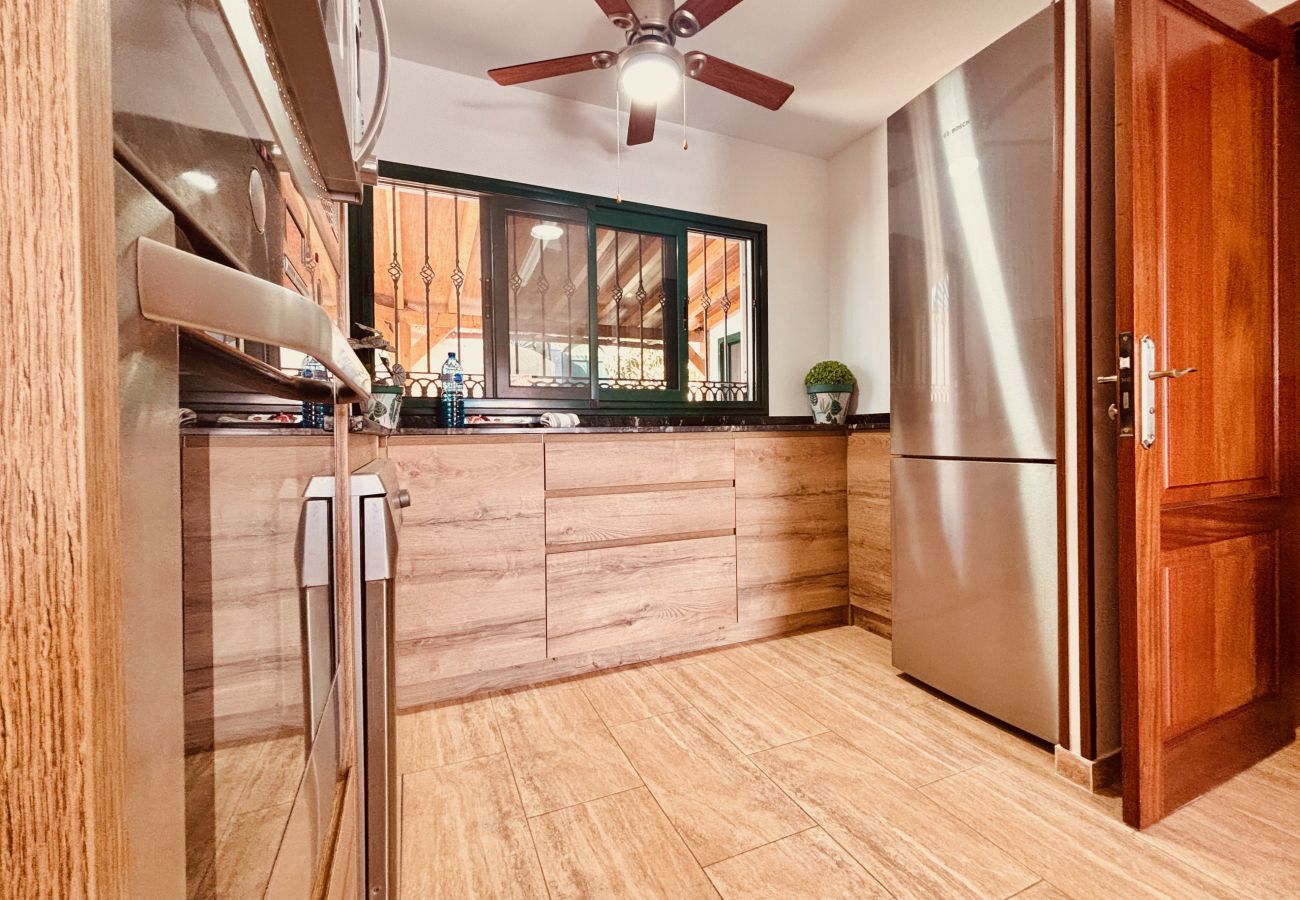 Terraced House in San Bartolomé de Tirajana - Tropical Horizon Escape in Maspalomas