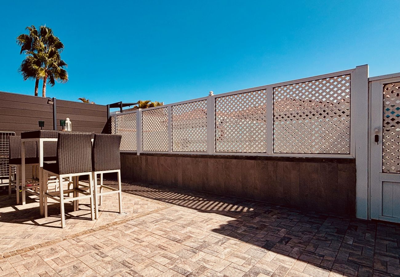 Terraced House in San Bartolomé de Tirajana - Tropical Horizon Escape in Maspalomas