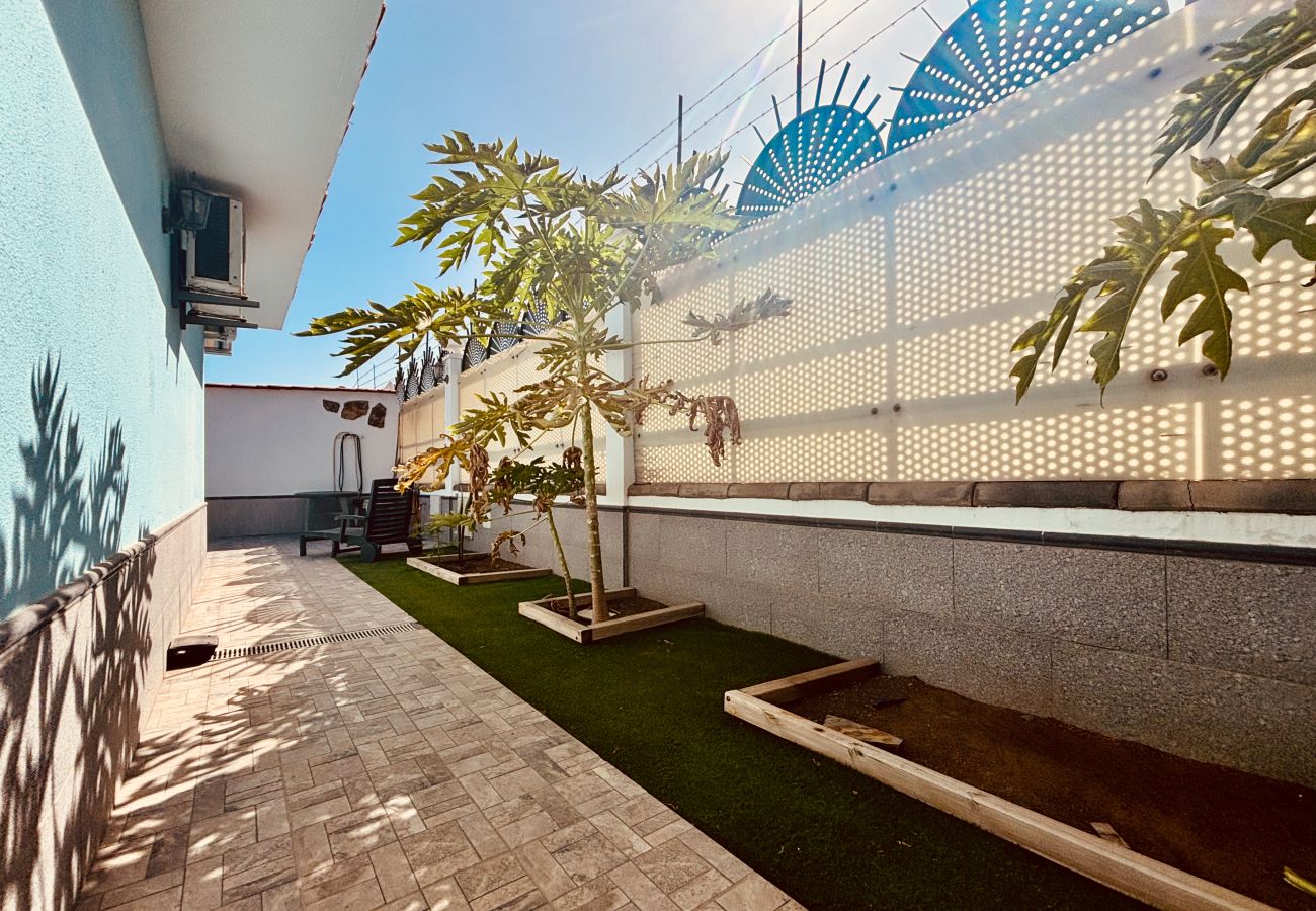 Maison mitoyenne à San Bartolomé de Tirajana - Tropical Horizon Escape in Maspalomas